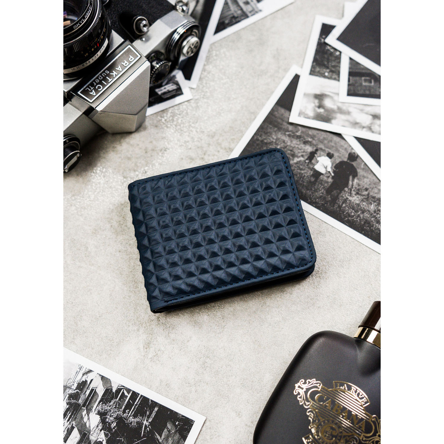Granatowy portfel męski z modnym, geometrycznym wzorem - Peterson