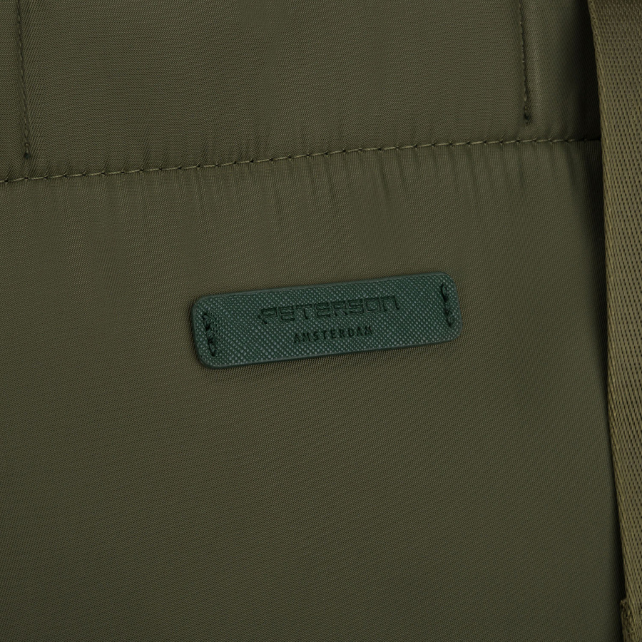 Zielona shopperka damska z nylonu, jednokomorowa z doczepianym, regulowanym paskiem - Peterson