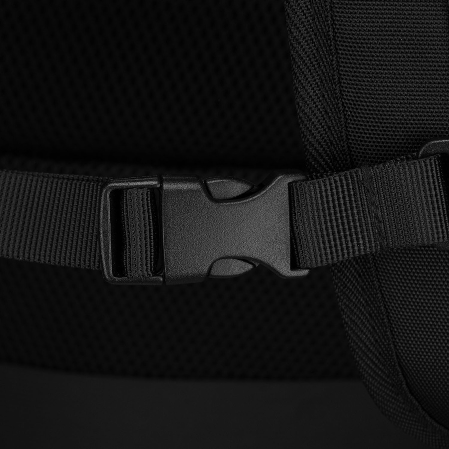 Czarny, podróżny plecak idealny na bagaż podręczny do samolotu - Peterson