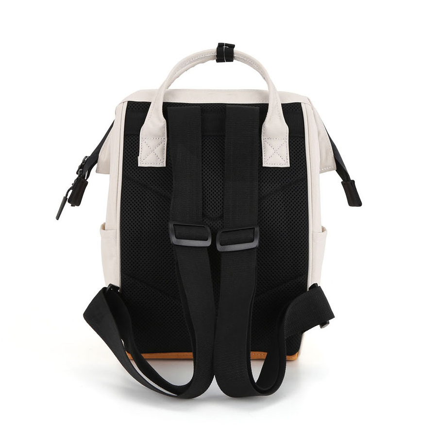 Praktyczny, kremowy plecak damski zawieszony na regulowanych szelkach - Himawari