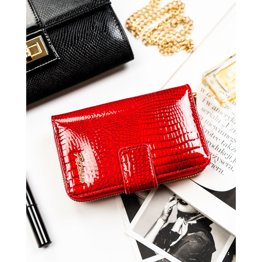 Duży, czerwony portfel damski ze skóry ekologicznej z tłoczeniem na wzór skóry krokodyla - Peterson
