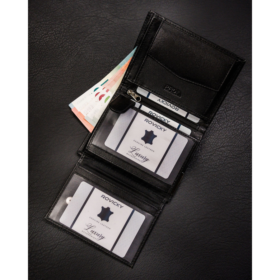 Czarny, pionowy portfel męski ze skóry naturalnej bez zapięcia zewnętrznego - Ronaldo