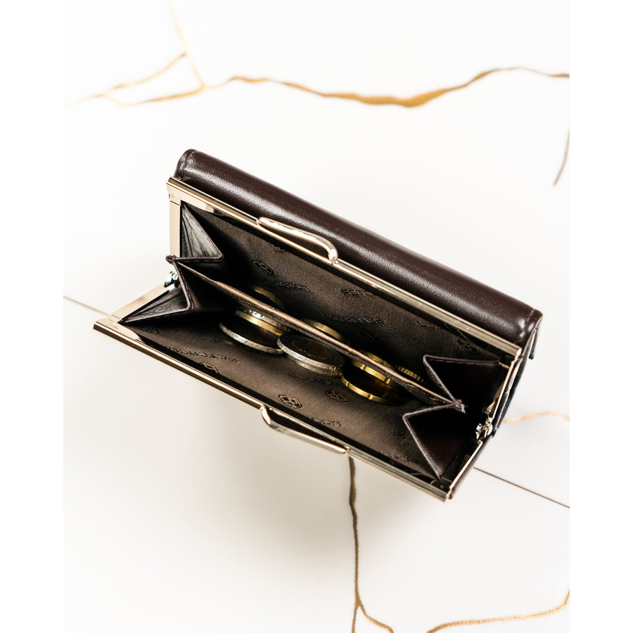 Mały portfel damski ze skóry naturalnej w brązowym kolorze - Peterson