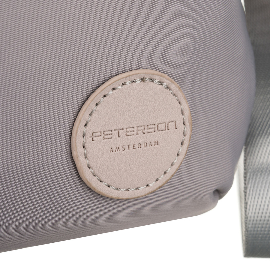 Listonoszka damska z nylonu w szarym kolorze zamykana suwakiem - Peterson