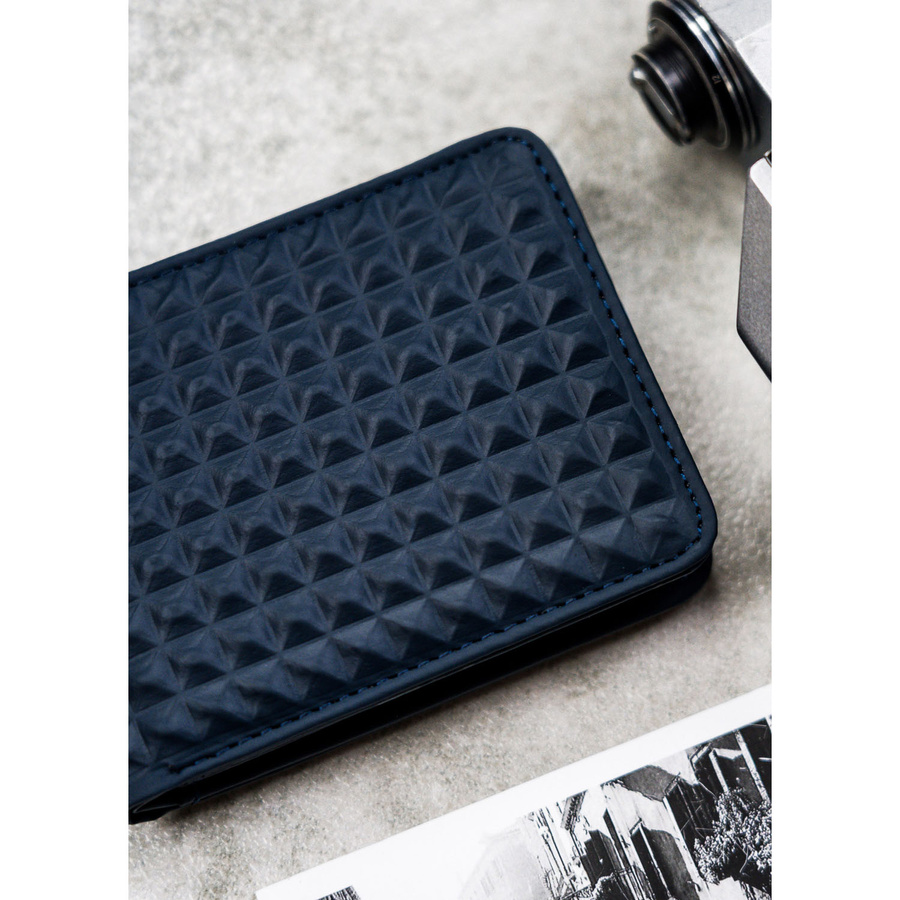 Granatowy portfel męski z modnym, geometrycznym wzorem - Peterson