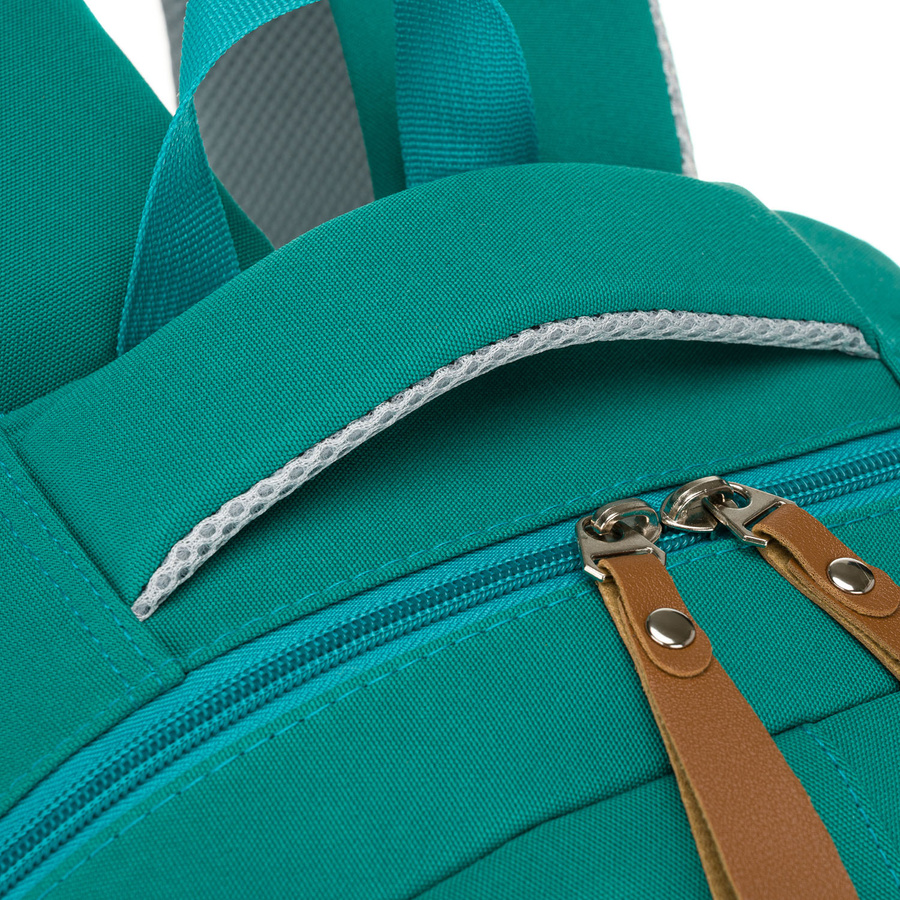 Zielony, młodzieżowy plecak szkolny z poliestru zawieszony na regulowanych szelkach - Peterson