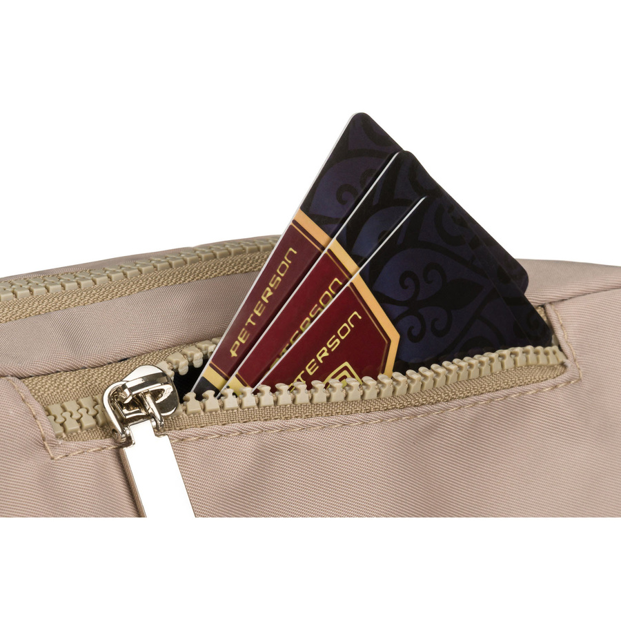 Sportowa saszetka z poliestru w beżowym kolorze, zawieszona na regulowanym pasku - Peterson