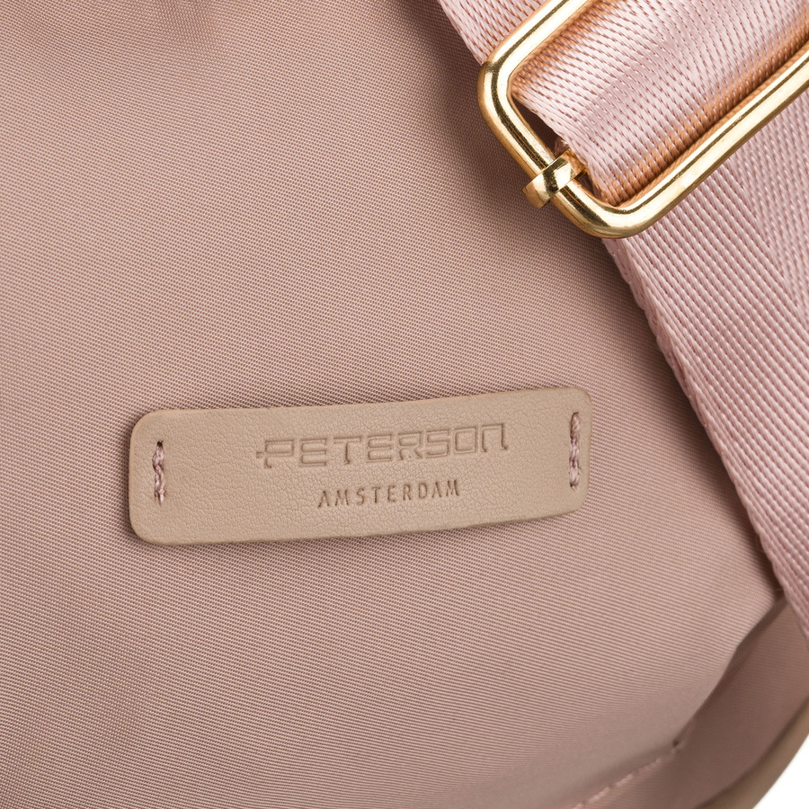 Listonoszka damska z nylonu w różowym kolorze, zamykana suwakiem - Peterson