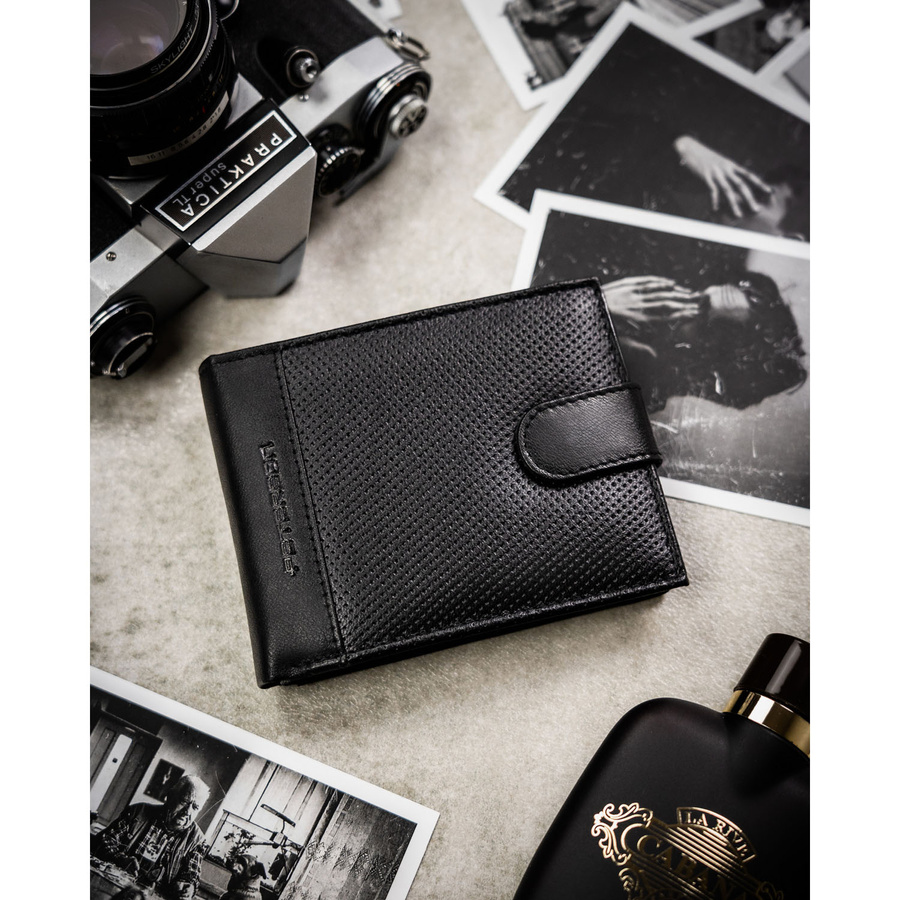 Zestaw prezentowy: skórzany portfel męski w czarnym kolorze zapinany zatrzaskiem i czarny pasek ze skóry ekologicznej - Peterson
