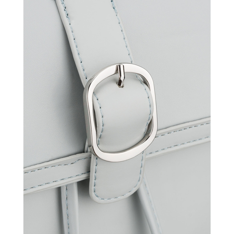 Pojemny plecak damski ze skóry ekologicznej w szarym kolorze wyposażony w nóżki ochronne - Rovicky