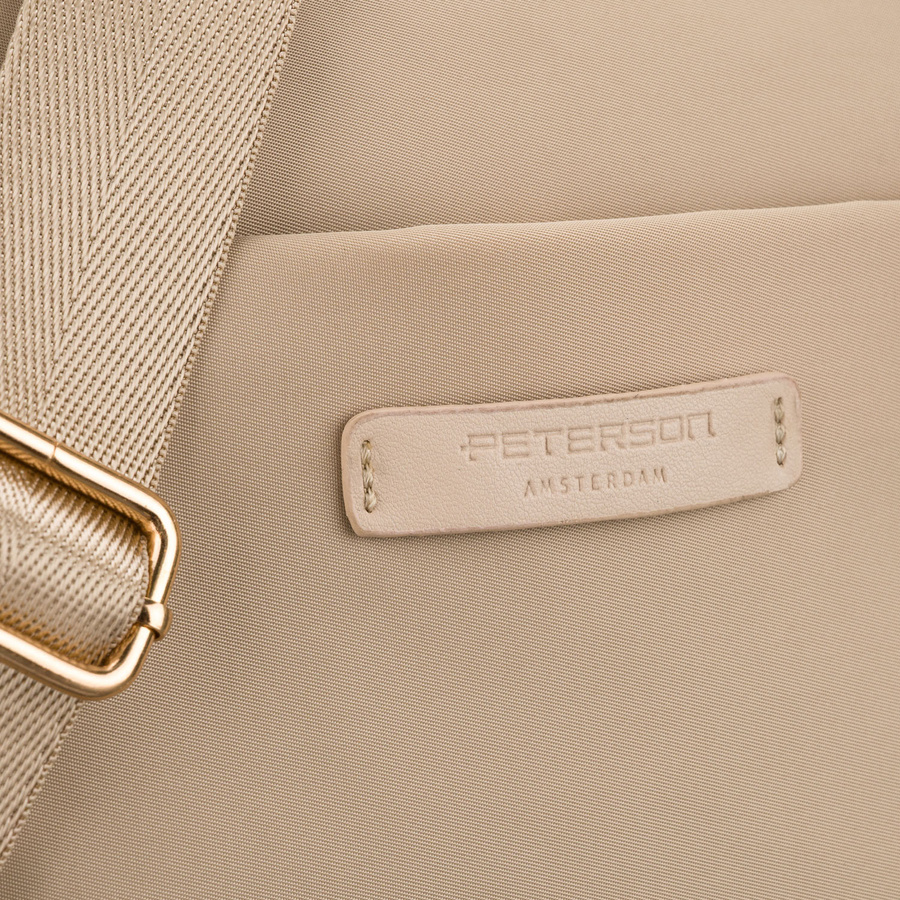 Nylonowa, beżowa listonoszka damska z sześcioma dodatkowymi kieszeniami - Peterson