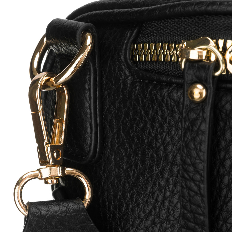 Czarna listonoszka damska ze skóry ekologicznej zawieszona na regulowanym pasku - Rovicky