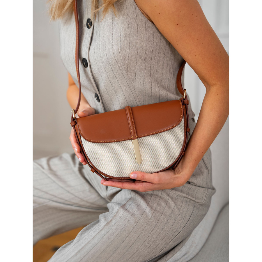 Półokrągła beżowo - brązowa listonoszka damska ze skóry naturalnej i płótna canvas Peterson