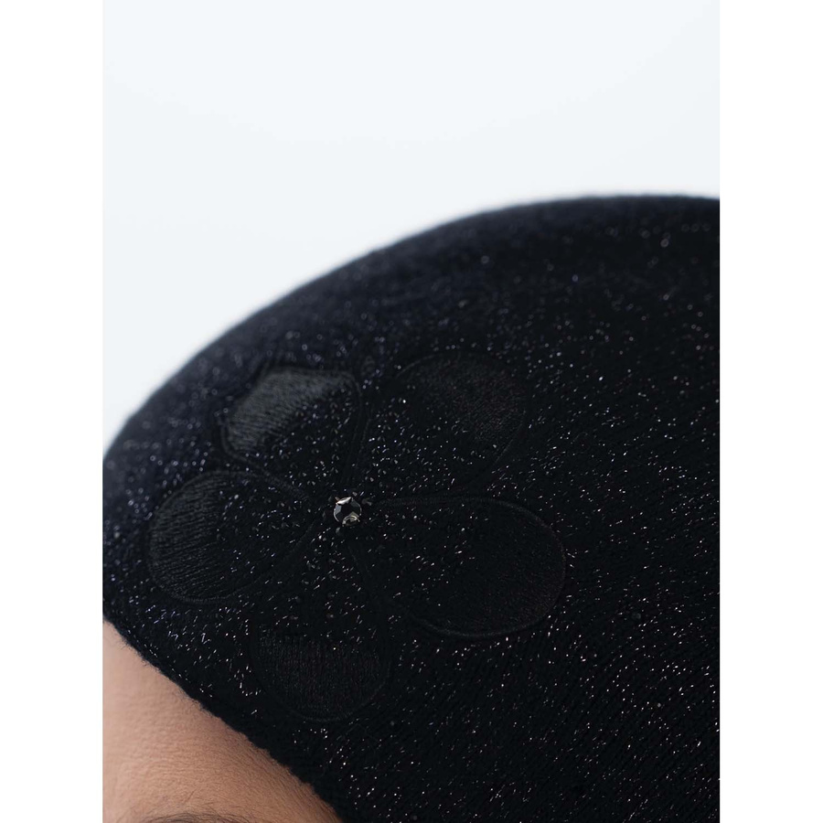 Czapka damska z haftem i kryształkami, czarna - Peterson