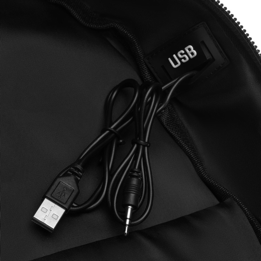 Plecak szkolny z poliestru w czarnym kolorze z portem USB - Peterson