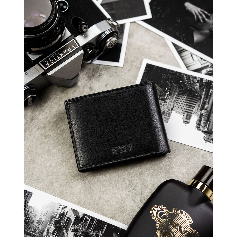 Czarny portfel męski ze skóry naturalnej wyposażony w system RFID - Peterson