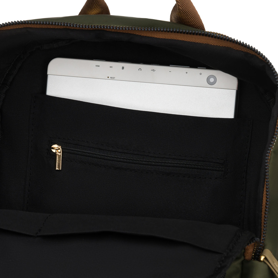 Zielony, miejski plecak damski z poliestru zamykany suwakami - Peterson