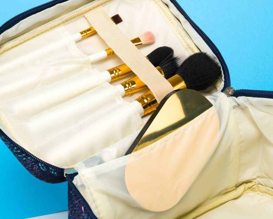 Kolorowa kosmetyczka damska z organizerem na pędzle - Peterson