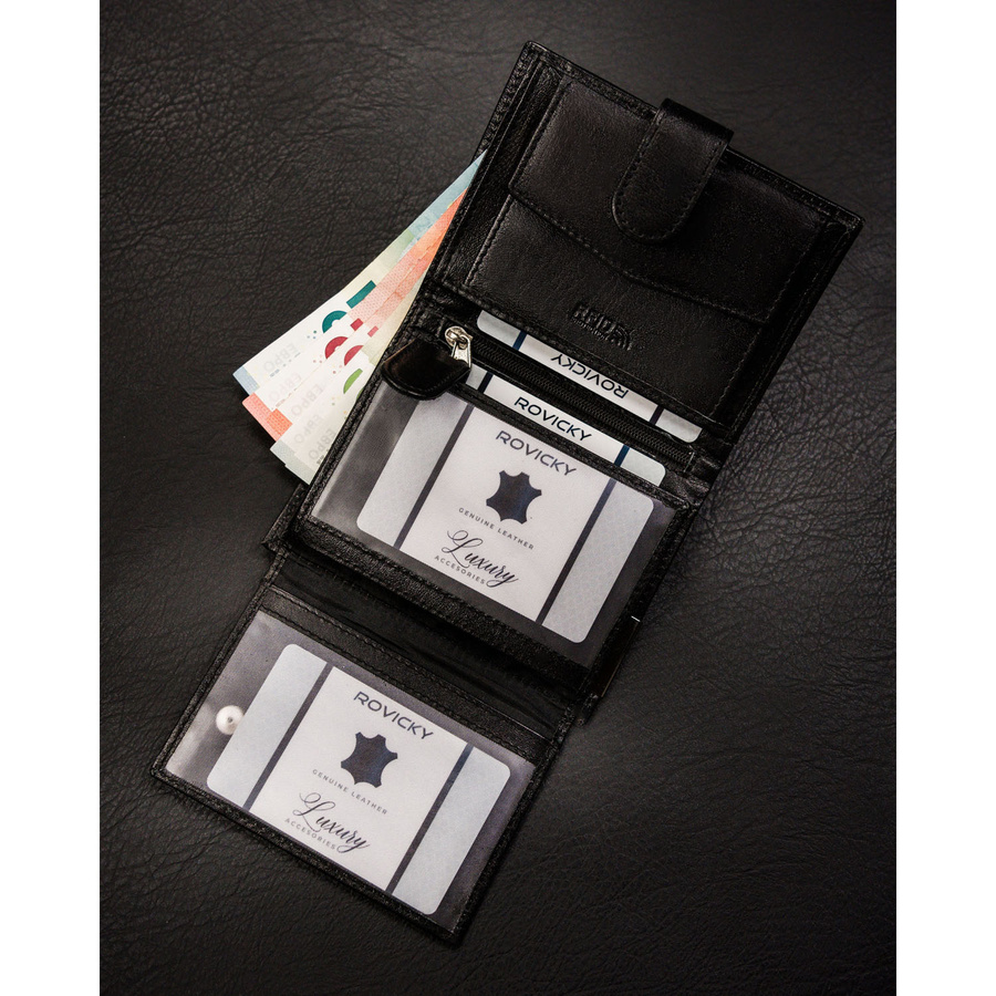 Duży, pionowy portfel męski ze skóry naturalnej w czarnym kolorze zamykany na zatrzask - Ronaldo