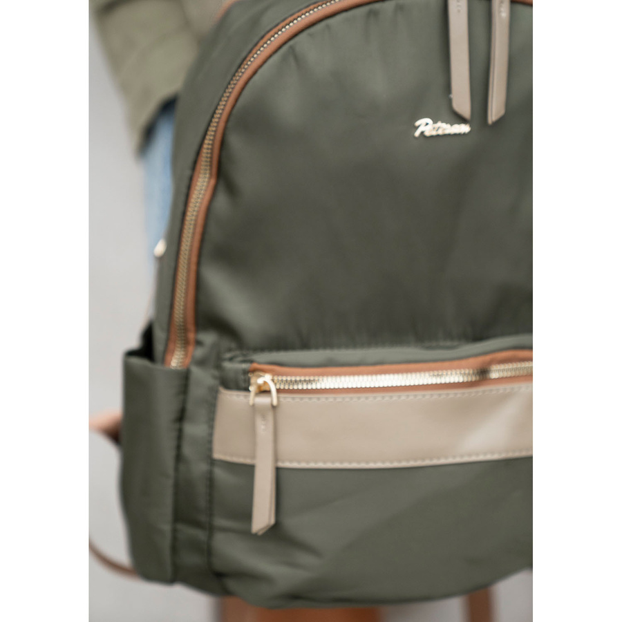Zielony, miejski plecak damski z poliestru zamykany suwakami - Peterson