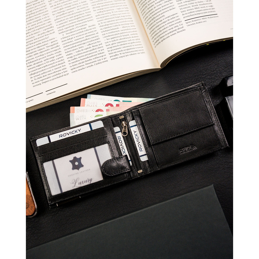 Poziomy, skórzany, czarny portfel męski bez zapięcia zewnętrznego - Ronaldo