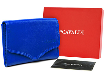 Poziomy portfel damski ze skóry naturalnej z oryginalną klapką — Cavaldi