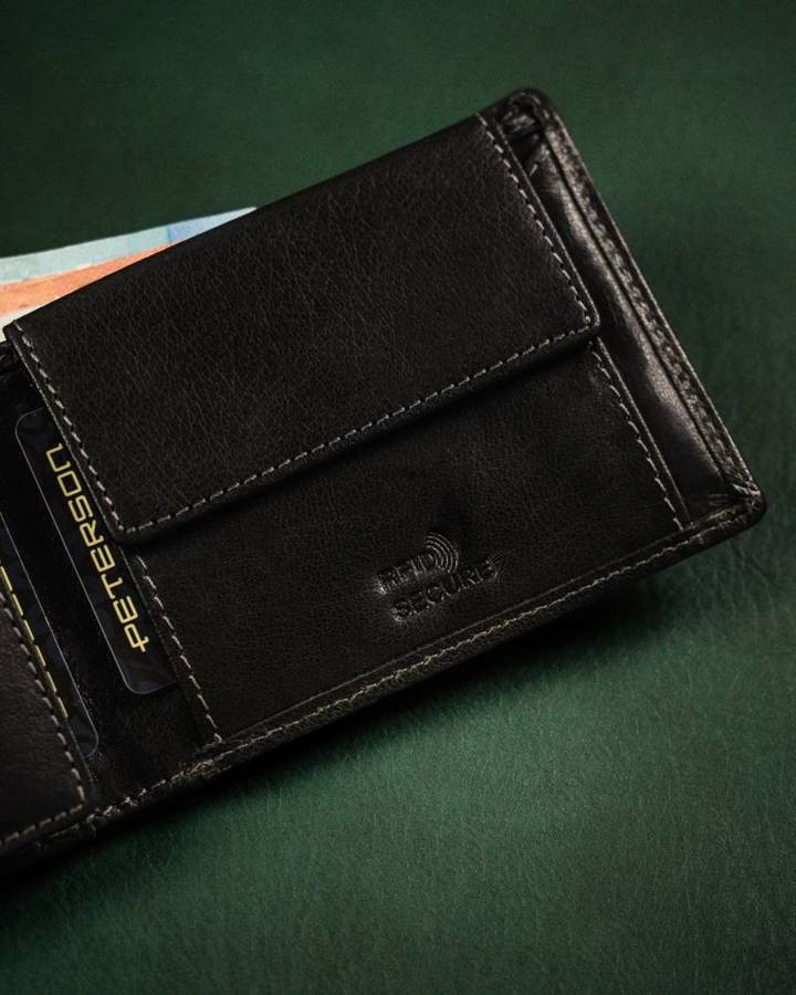 Męski portfel ze skóry naturalnej z systemem RFID - Peterson