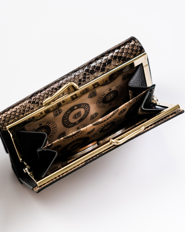 Skórzany portfel damski z wężowym wzorem - Peterson