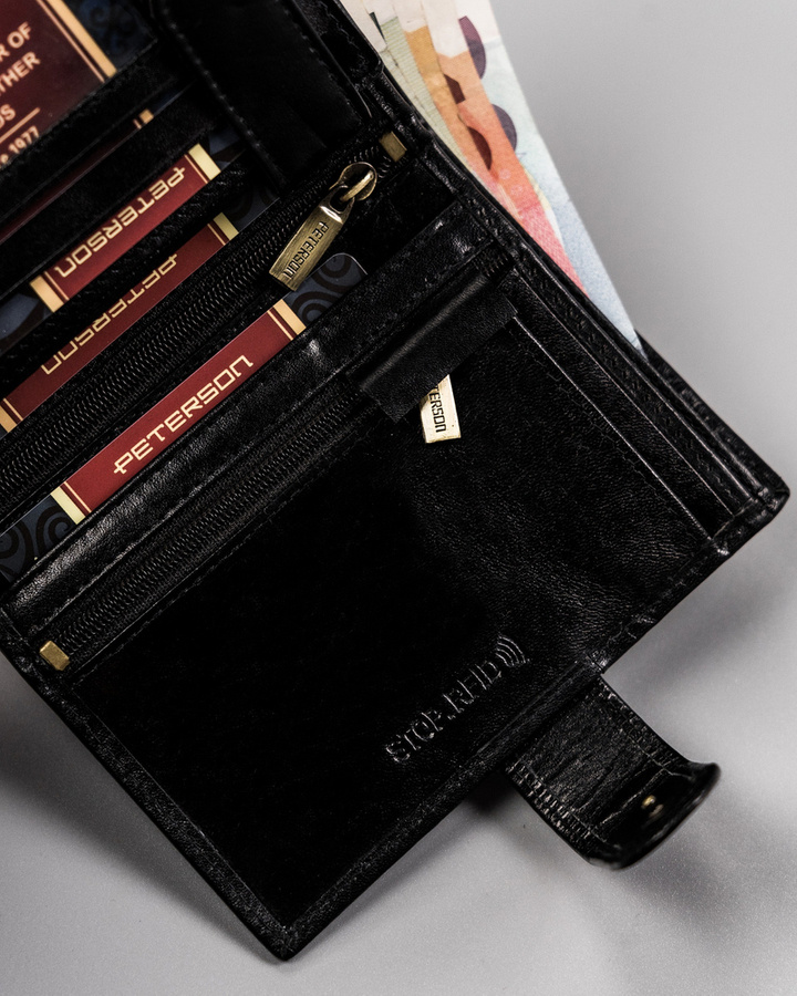 Skórzany portfel męski z zapinaną sekcją na dokumenty — Peterson
