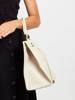 Kwadratowy shopper bag ściągany troczkiem, skóra naturalna  -  Rovicky